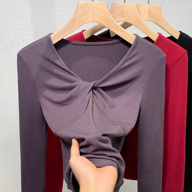 Red V-neck Bottoming Shirt, New Women's Autumn Fashion, Foreign Style, Fashionable Pleated Slim-fitting and Thin Long-sleeved Top 3XL