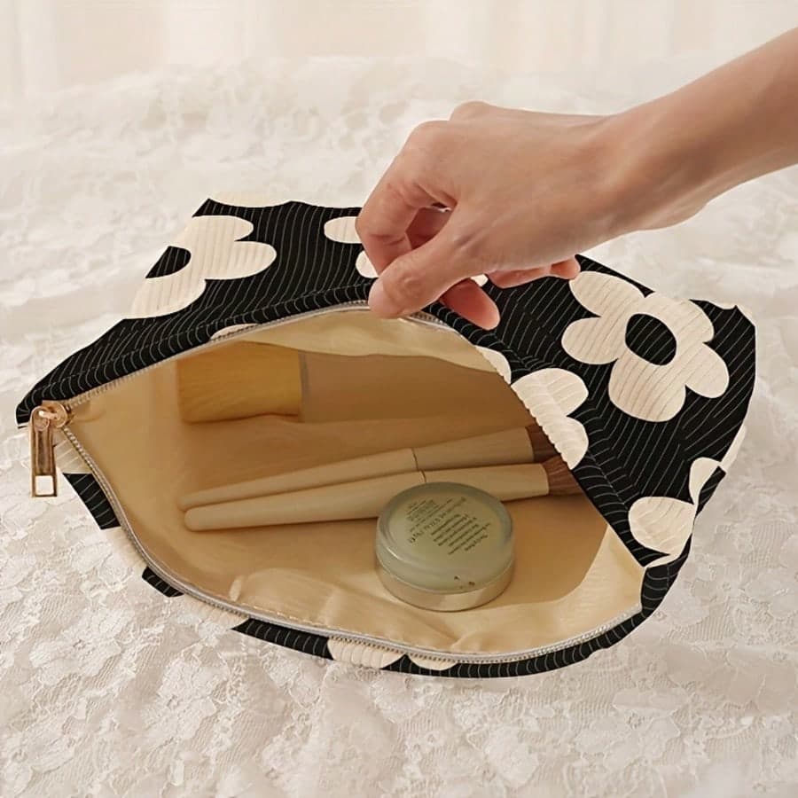 Black And White Floral Print Polyester Cosmetic Bag, Large Travel Bag For Women, Lightweight And Breathable, With Zippered Interior black