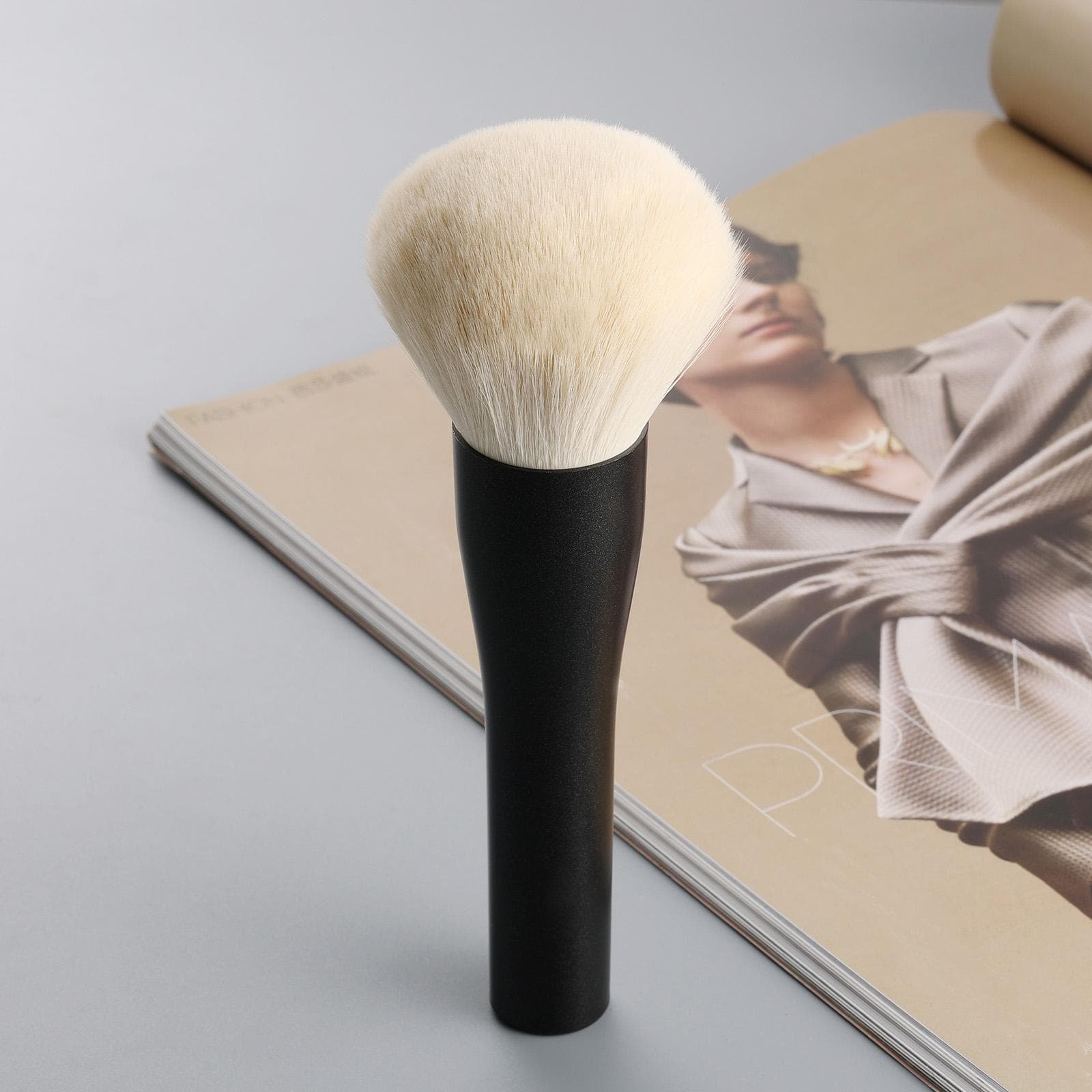 Single Large Powder Brush Quality Makeup Brush Professional Makeup Tools black