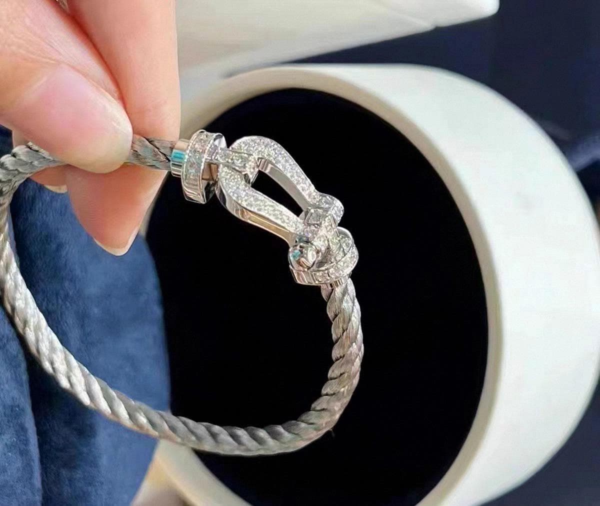 Fred Horseshoe Diamond-Set 18k Gold & Stainless Steel Bracelet - Luxurious Couple's Style for Men and Women, Large Size.