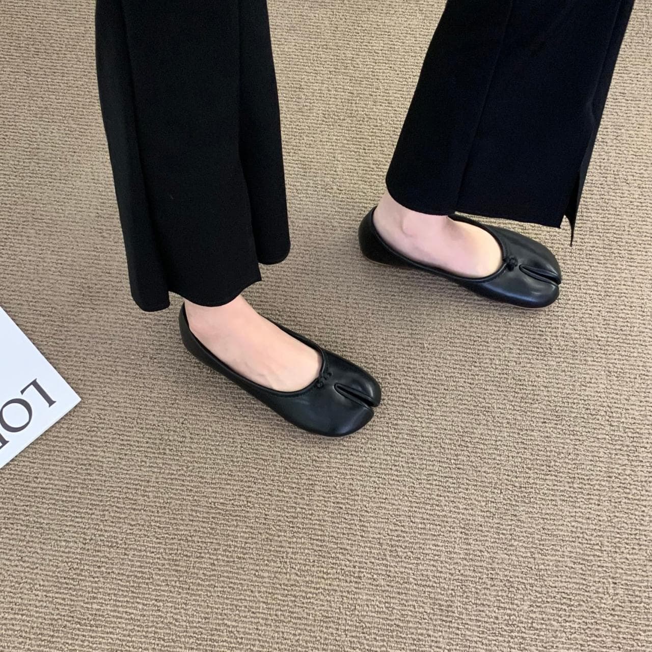Women Flats Tabi Ninja Shoes Woman Microfiber Leather Comfy Flats Split Toe Slippers Soft Bottom Loafers 2025 New Fashion Design 36 black