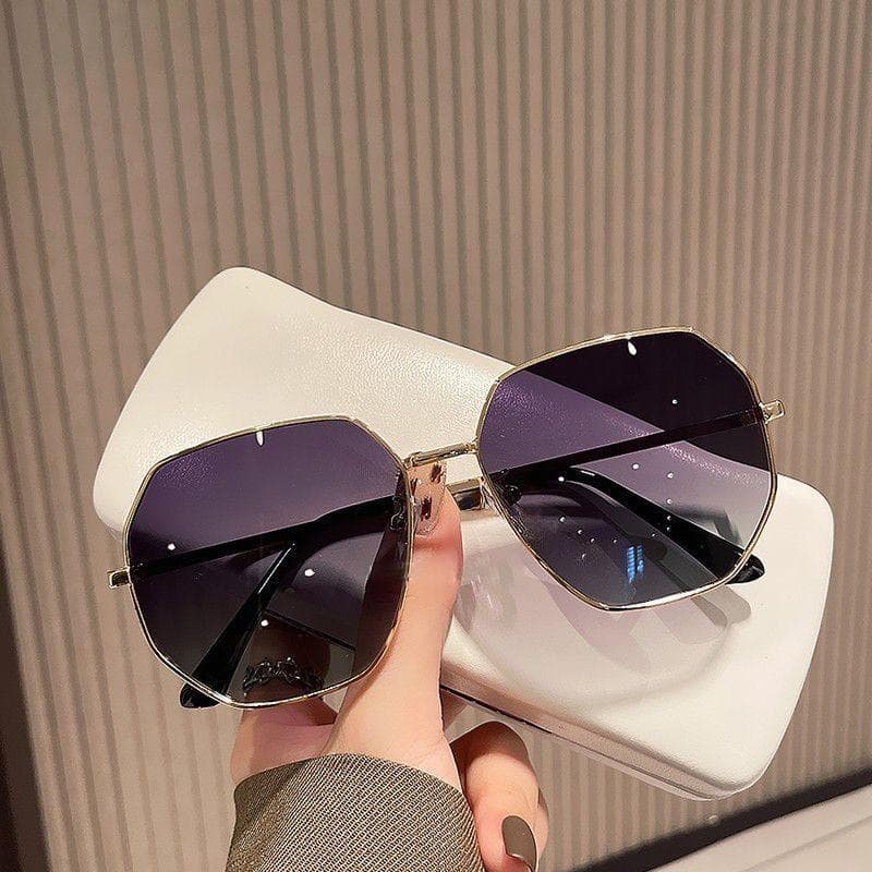 Trendy Polygonal Metal Frame Sunglasses Retro Classic Men's Outdoor Driving Eyewear Fashion Seaside Tourist Shades 1PC