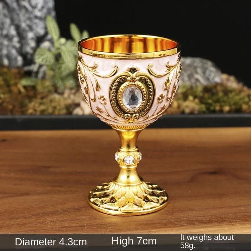 Vintage Holy Grail Medieval Goblet Hand Engraved Metal Wine Glass European Style Home Bar Drinkware Dining Room and Home Decor