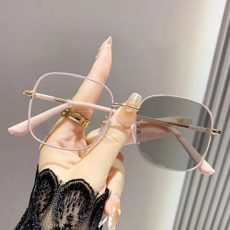 Women Photochromic Sunglasses Oval Frame Anti Blue Light UV400 Protection Color Changing Computer Glasses 0
