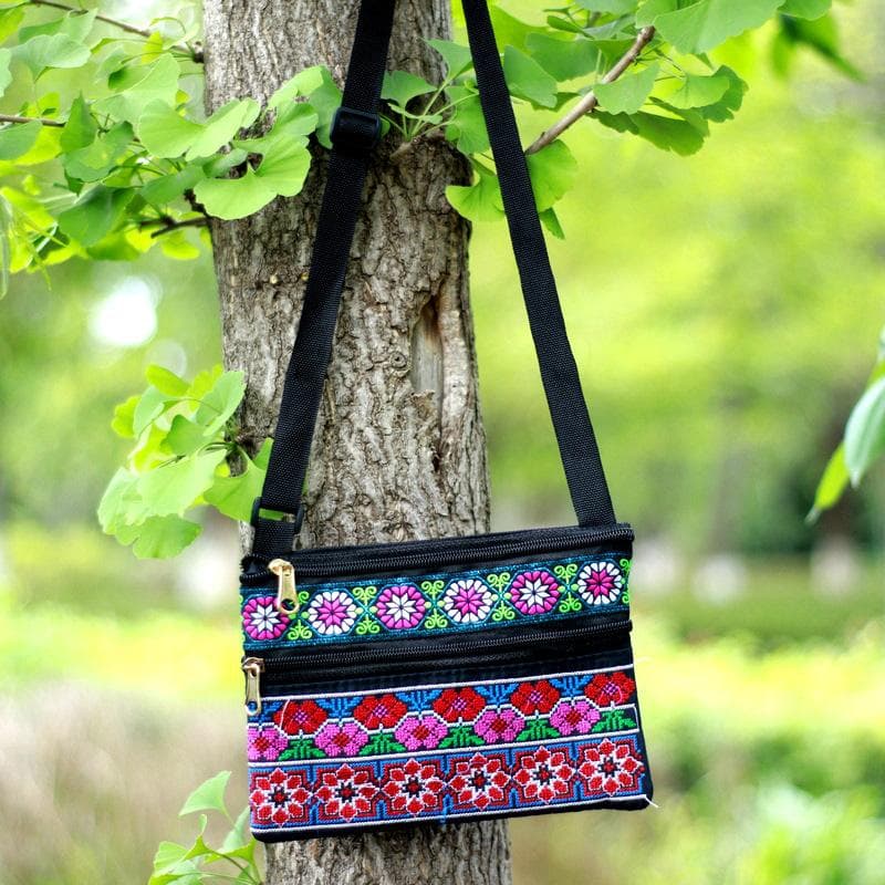 Ethnic Embroidered Flowers Bag Women'S Shoulder Crossbody Bag Large Capacity Mobile Phone Coin Purse Ladies Zipper Pouch