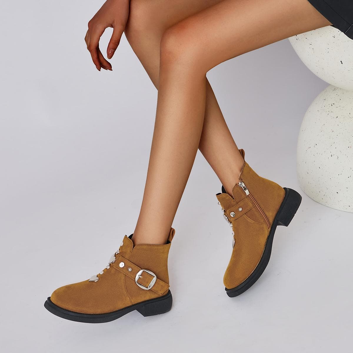 Autumn and Winter Women Outdoor Fashionable Boots New Solid Color Non-slip Women Metal Decoration Shoes Shoes for Women New 40 camel