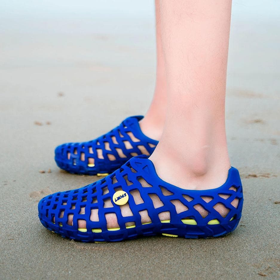 Summer Men's Hole Shoes Casual Beach Shoes Sandals Non-slip Half-slip Sandals Couple Slippers 42