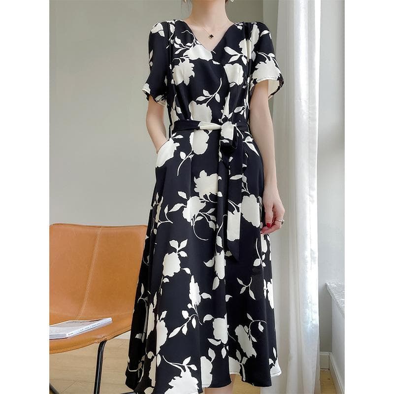 Acetic Acid Satin V-neck Dress for Women In Summer Style, Waist-hugging and Slimming Mid-length Skirt, High-end Jacquard Skirt XXL black