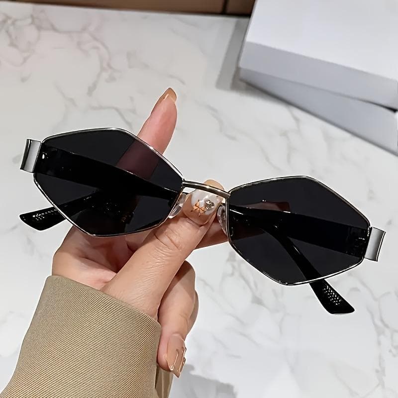 1/2PCS Ladies' Retro Hexagonal Gold Frame Fashion Glasses Lightweight Trendy for Daily Wear Party Use