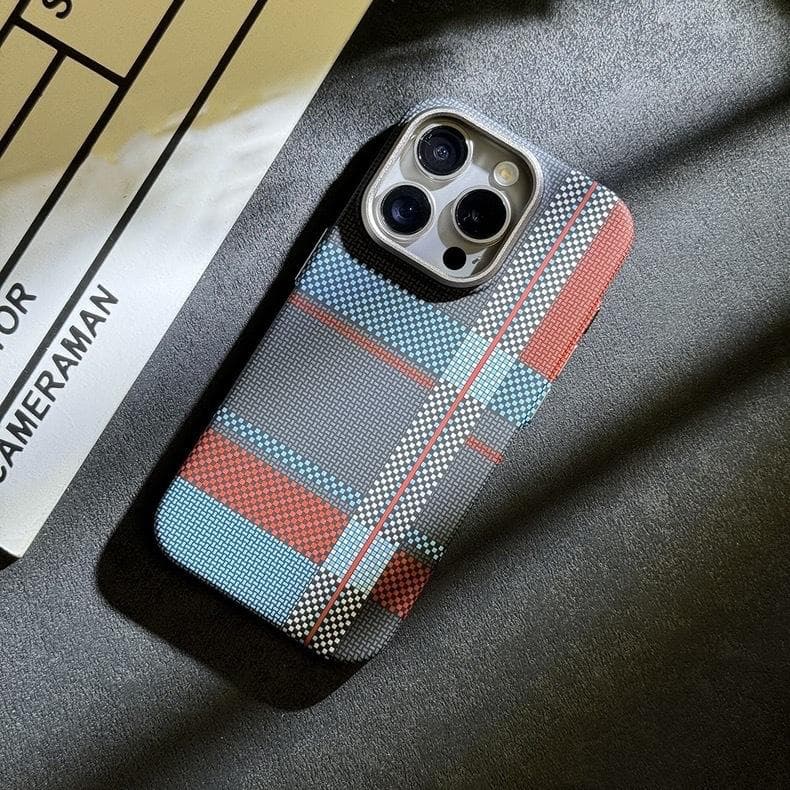 Applicable To IPhone 15 Magnetic Charging Mobile Phone Case Luminous Kevlar Texture Carbon Fiber Apple 14 Full-inclusive Hard Case iPhone 12