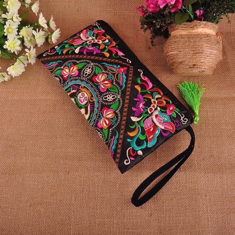 Portable Embroidered Women Handbags National Ethnic Butterfly Flower Bags for Lady Clutch Tassel Small Flap Evening Bag 2024 New