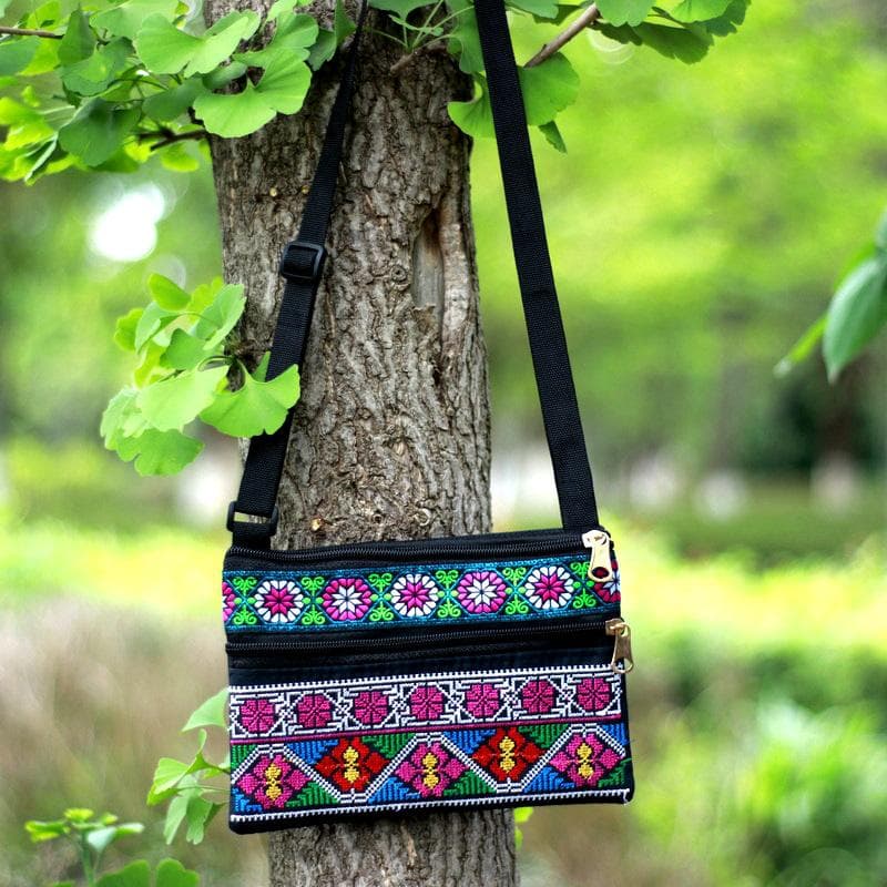 Ethnic Embroidered Flowers Bag Women'S Shoulder Crossbody Bag Large Capacity Mobile Phone Coin Purse Ladies Zipper Pouch