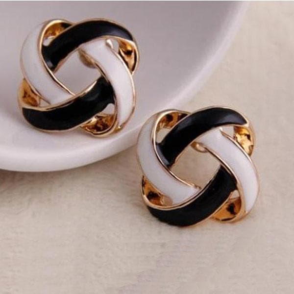 Women Black and White Color Simple Hollow Earrings Ear Jewelry 1 Pair