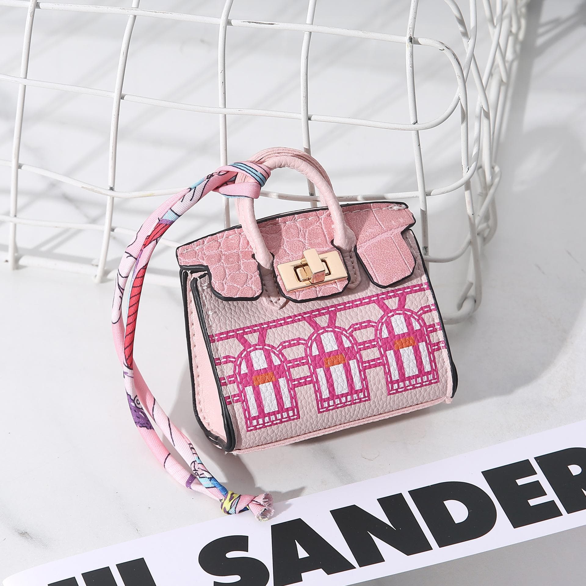Mini Bag Pendant House Small Bag New Fashion Pendant Mouth Red Envelope Earphones Charter Key pink