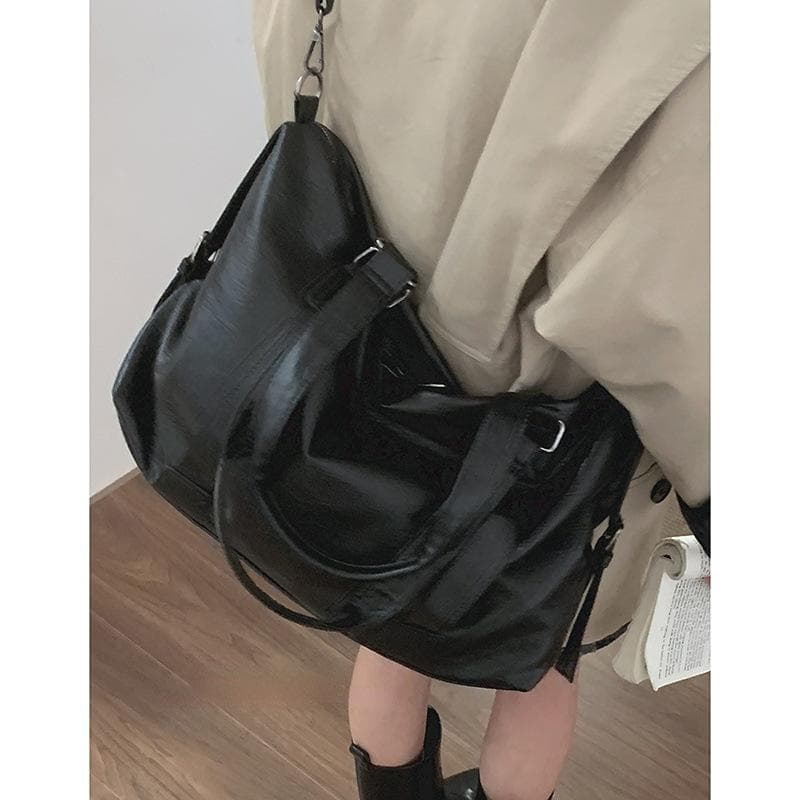 Street Trend, Black Travel Handbag, Crossbody Bag, Large-capacity Travel Bag, Unisex black
