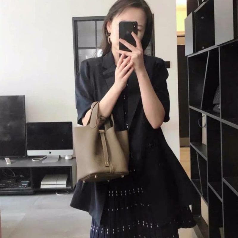 Tote Bag Vegetable Basket Women's Bag Soft Leather PU Bucket Bag Portable Child and Mother Bag 18x13x18cm gray