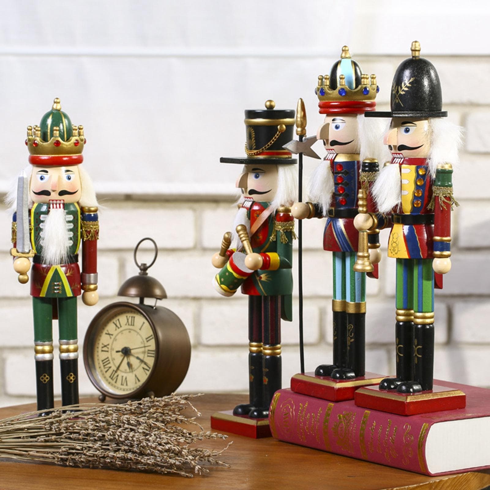 Factory direct 30cm nutcracker puppet soldier decoration creative decoration gift spot Asuit sword