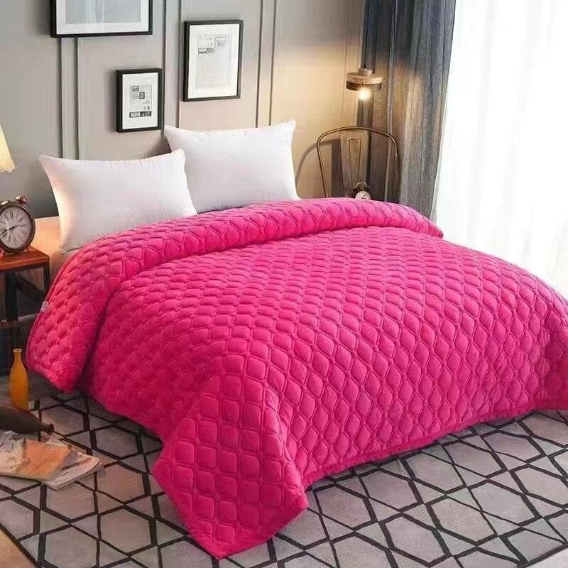 Soft Velvet Quilted Bed Cover Blanket Short Plush Sofa Towel Anti-slip Bed Sheet 270x230cm Bedspread Bottom solid color or printing random 270x230cm 1pc rose red
