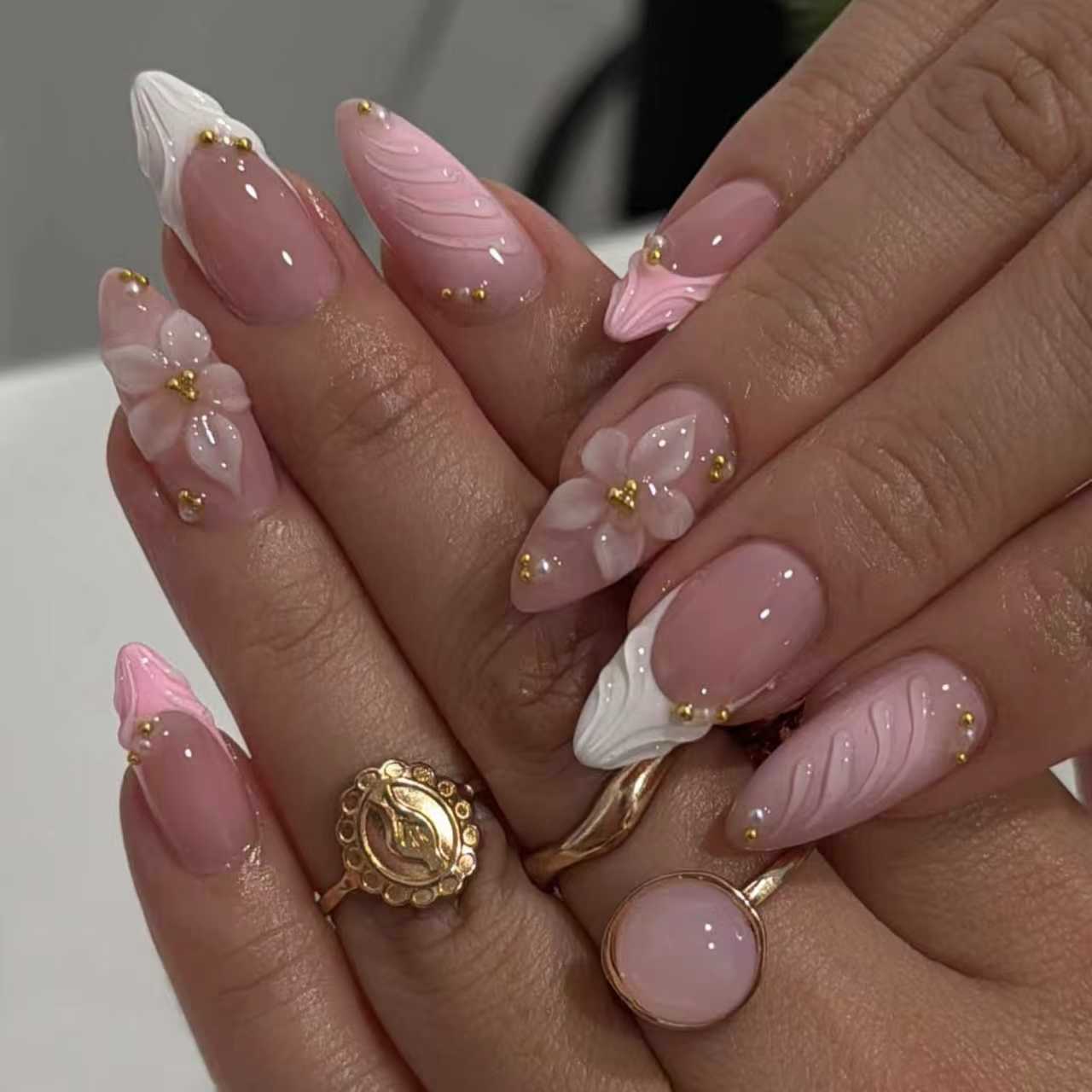 24pcs/Set Elegant Gradient Pink & White Almond-Shaped Nail Stickers With 3D Floral & Pearl Decor, Suitable For Girls/Women For Daily