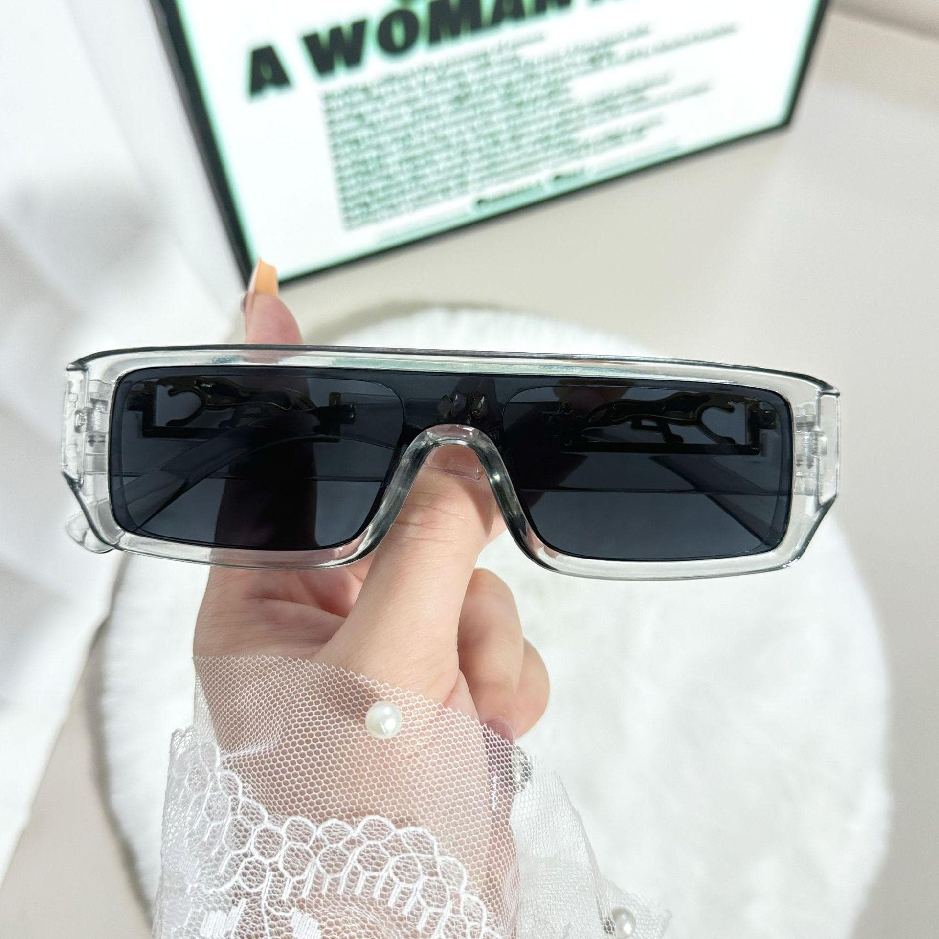 New Fashion Square Women Sunglasses Retro Leopard Rivets Black Shades UV400 Eyewear Gafas De Sol 1PC