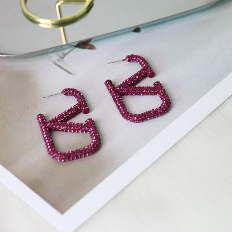Luxurious V Letter Diamond Earrings: Trendy, Stylish, and Sweet Personality Design