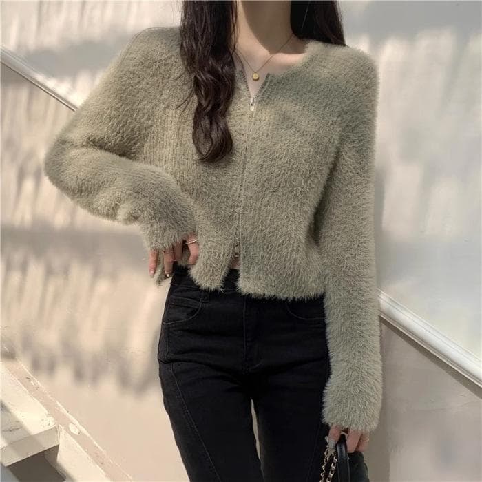 Design Niche Short Sweater for Women To Wear with Autumn and Winter Imitation Mink Velvet Long-sleeved Bottoming Sweater One size