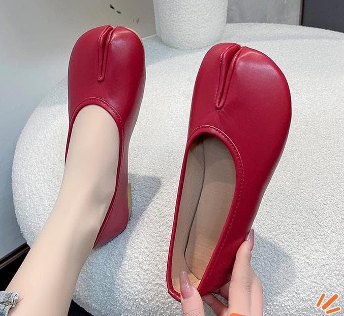 Fashion Tabi Ninja Shoes Woman Microfiber Leather Comfy Flats Split Toe Slippers Soft Bottom Loafers Brief Ladies Trotter Moccasins 38 red
