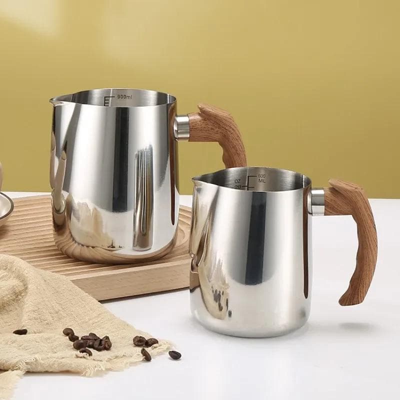 600/900ML Milk Frothing Pitcher with Precise Scale Wooden Handle Dripless Spout Stainless Steel Latte Coffee Cup Coffeeware 600ML silver