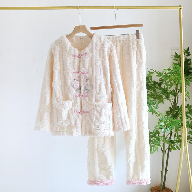 Chinese Retro Buttoned Pajamas Set Round Neck Thickened Home Clothes Winter Coral Velvet Pajamas Women's Sweet Flannel Pajamas XL white