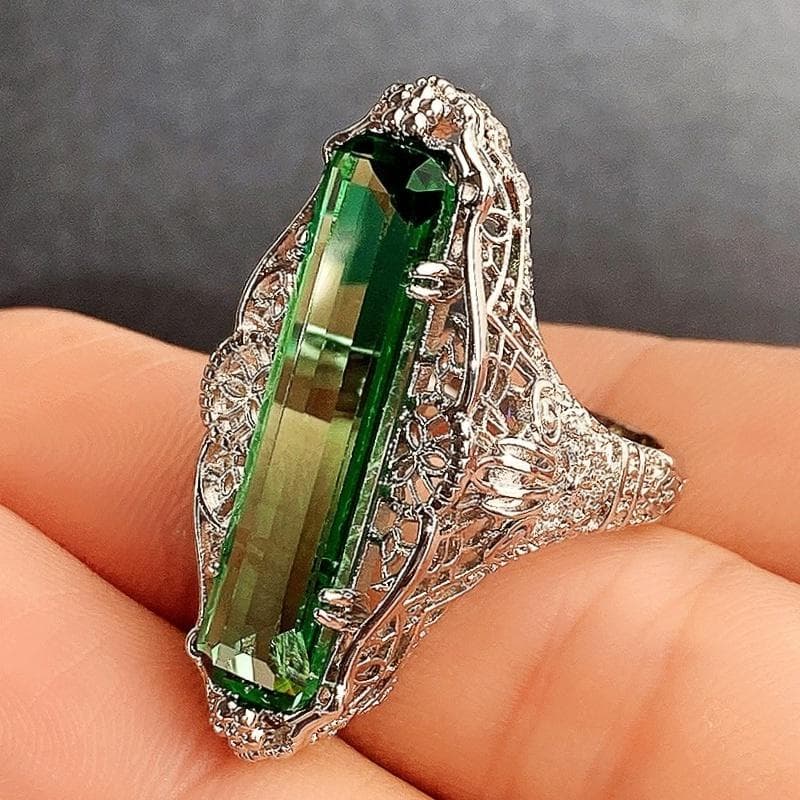 Luxury Female Vintage Green Stone Emerald Rings Gorgeous Accessories Noble Lady Chic Gift Valentine's Day Birthday Bridal Wedding Ring 8