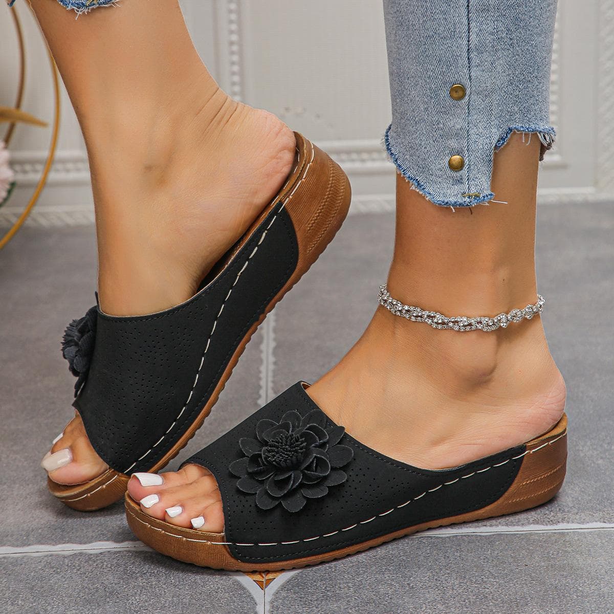 Summer Women's Fashion Retro Sandals Light Flower Embroidery Women's Wedges Platform Beach Slippers 36 black