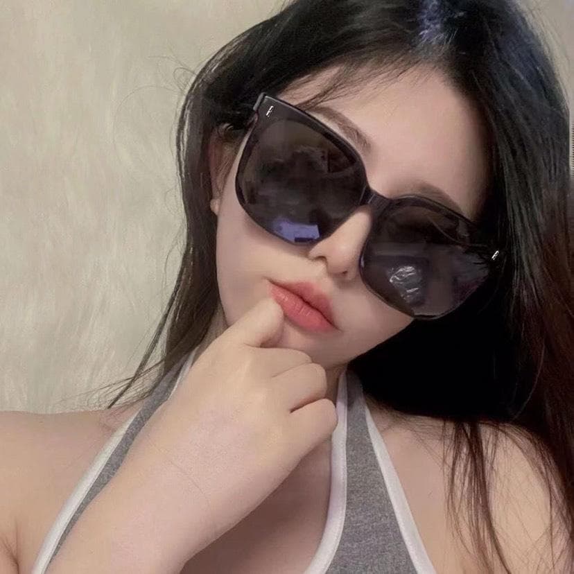 New Retro Square Sunglasses Women Men Trendy UV400 Protection High Quality Gafas De Sol Mujer As shown