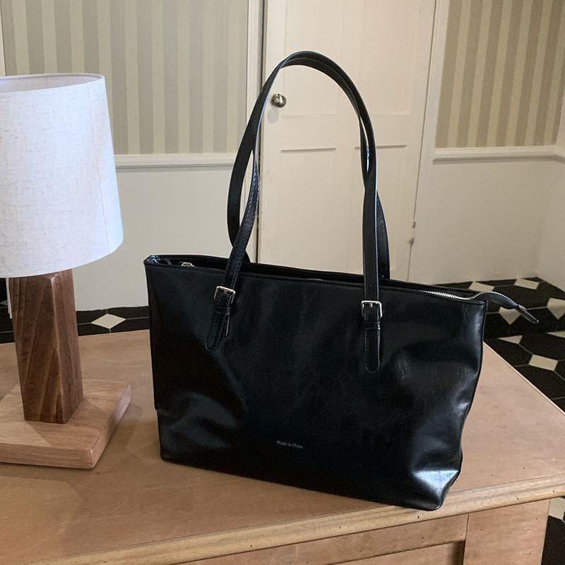 Niche High-end Sense Retro Large Capacity Commuter Tote Bag Underarm Bag Simple Zipper Shoulder Bag Woman black