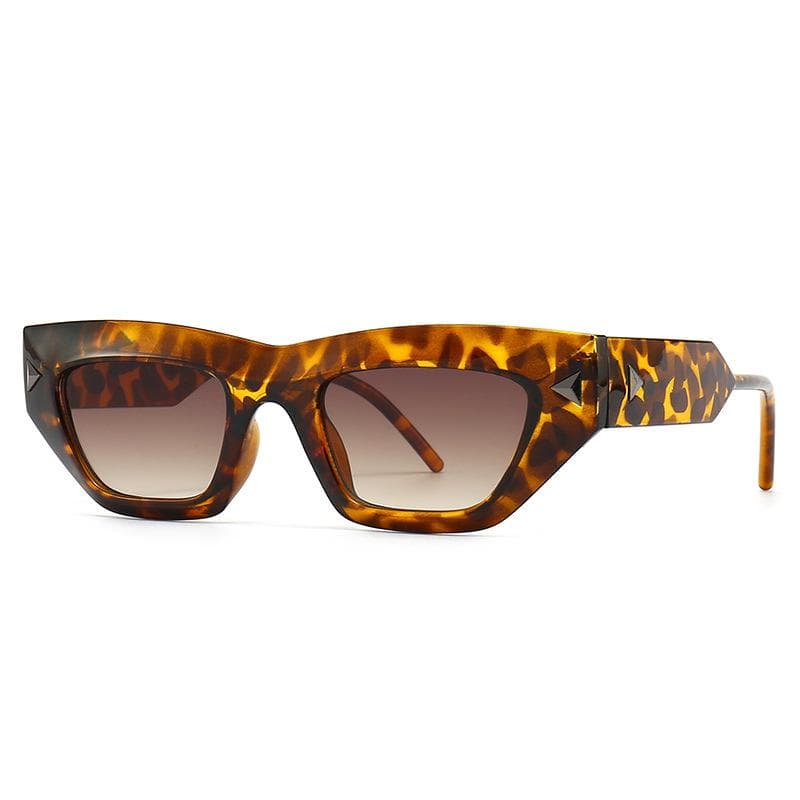 Designer Cat Eye Sunglasses Women Men Vintage Steampunk Luxury Fashion Rivet Cool Eyeglasses UV400 Protection As the picture
