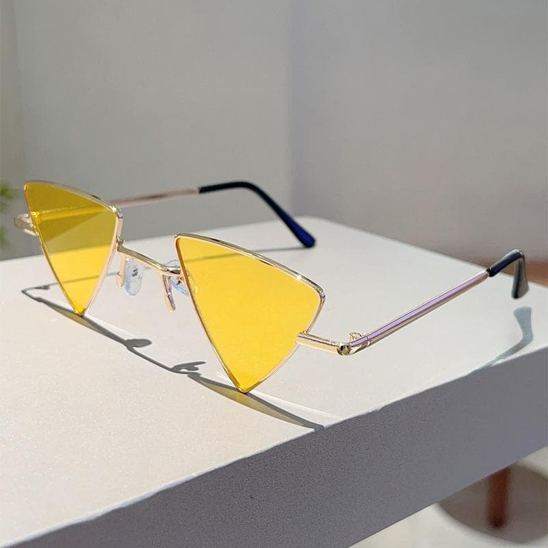 KAMMPT Vintage Triangle Sunglasses Retro Metal Rim Outdoor Casual Shades Women Luxury Brand Sun Glasses as picture shows