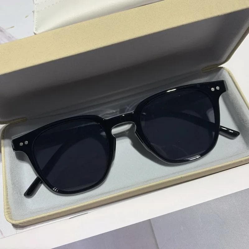 Fashion Retro Simple Square Sunglasses Summer UV400 Shades Sun Glasses Women Men Tawny Lens Vintage Luxury Design Eyewear