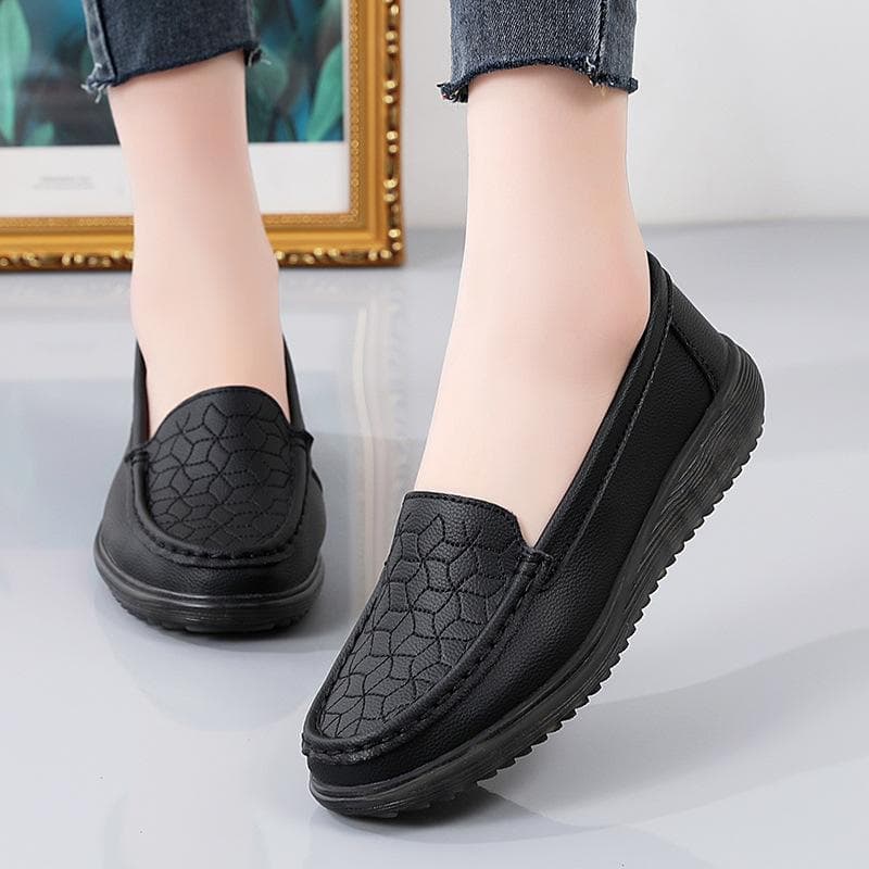Spring Leather Cow Tendon Soft Sole Casual Shoes Shallow Women's Single Shoes Non-slip Large Mother's Shoes 39 black