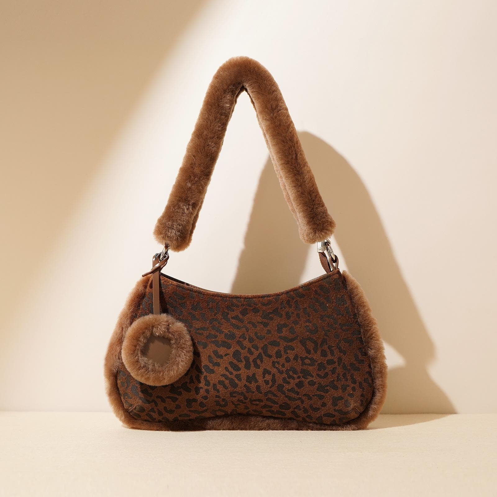 Leopard Print Women's Bag Autumn and Winter Fashion Personality Crossbody Little Girl's Bag European and American Commuting One-shoulder Armpit Bag