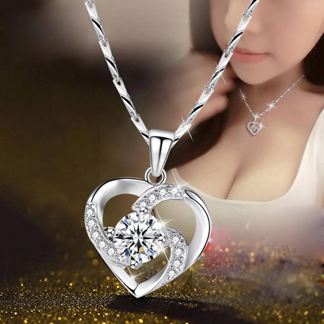 Elegant Women Rhinestone Love Heart Pendant Shiny All-match Charm Jewelry Gift