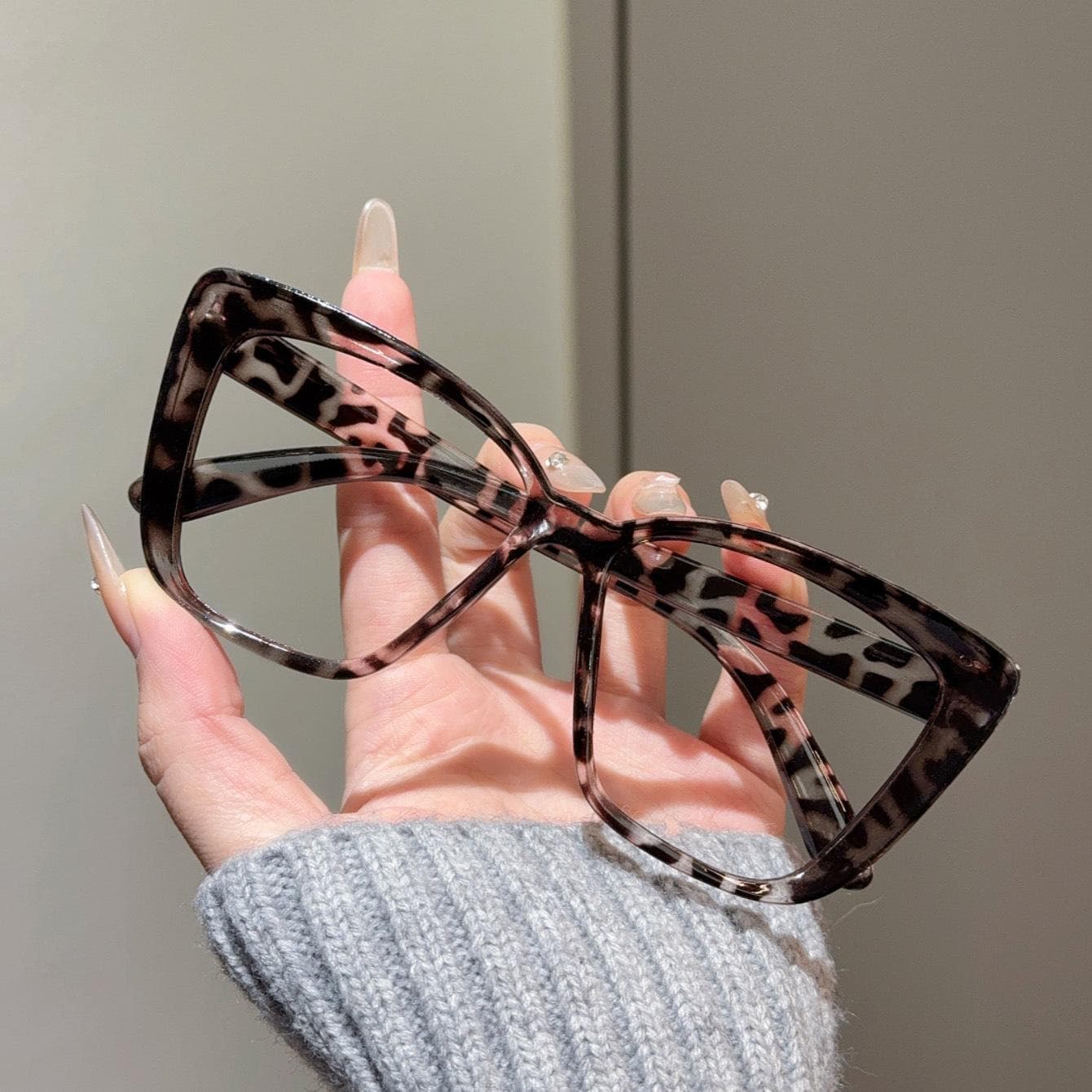 New Vintage Square Sunglasses Women Men Brand Cat Eye Sun Glasses Female Oval Eyewear Oculos De Sol for Male Female MULTI