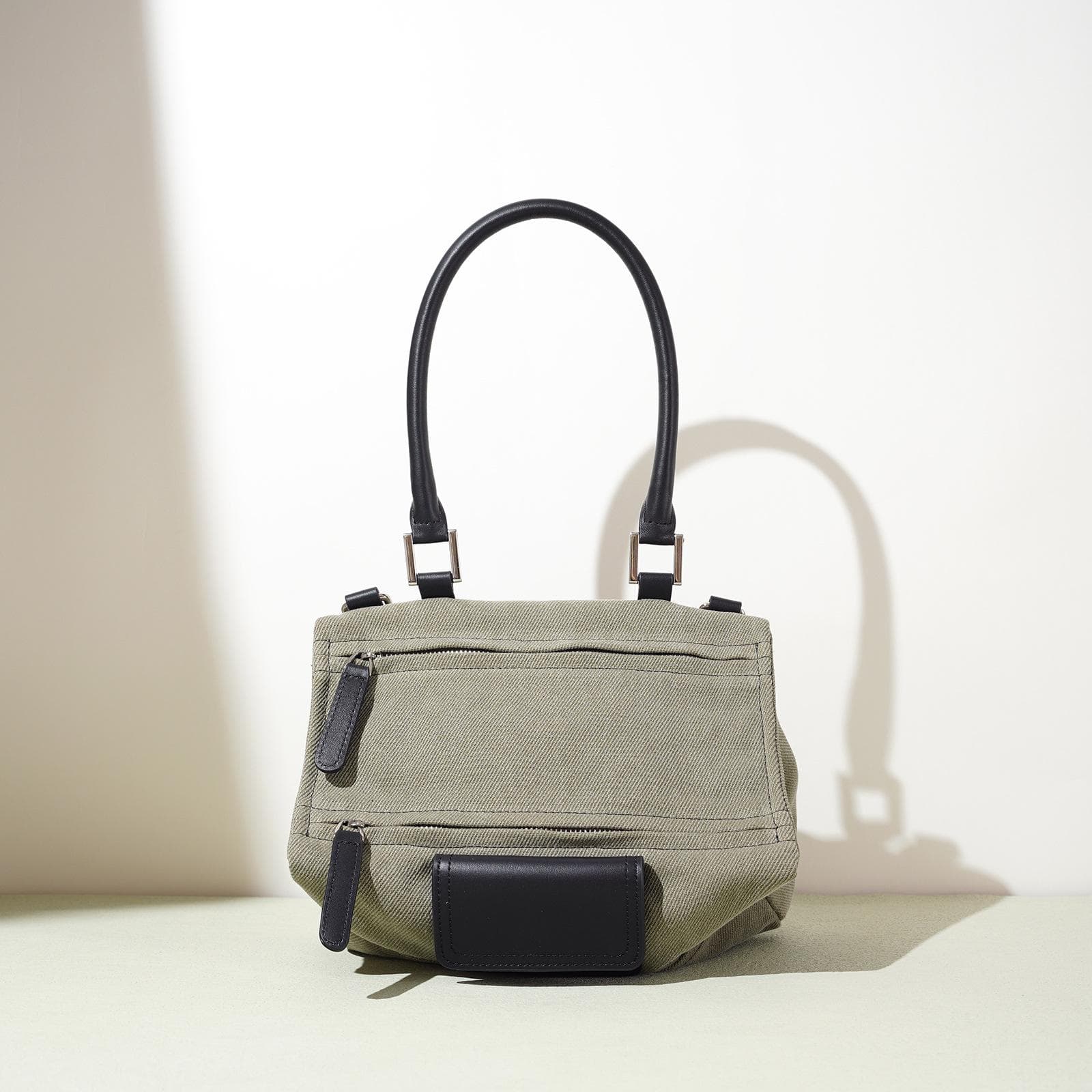 Niche Design Nylon Shoulder Bag Sesame High-quality Leather Men and Women's Bag