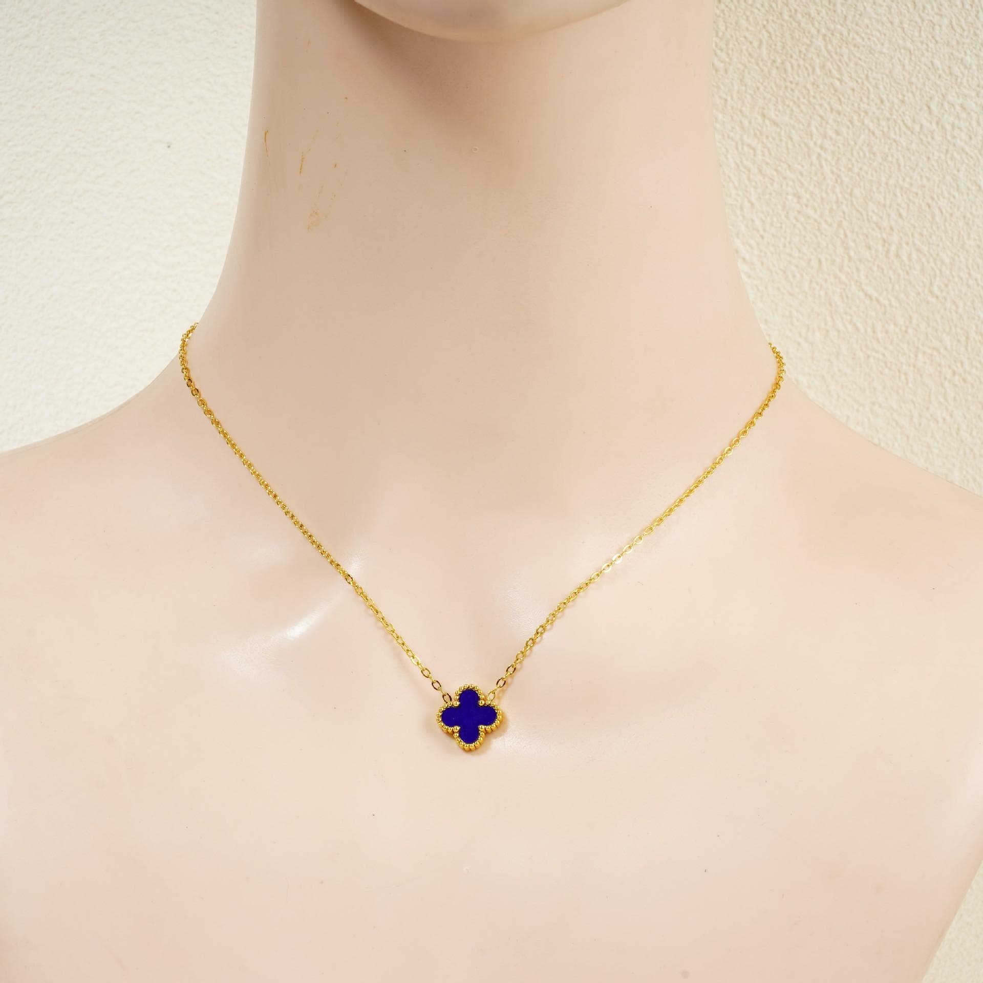 15mm Four-Leaf Clover Necklace Female Titanium Steel Petal Pendant High-Grade Ladies Necklace 18K