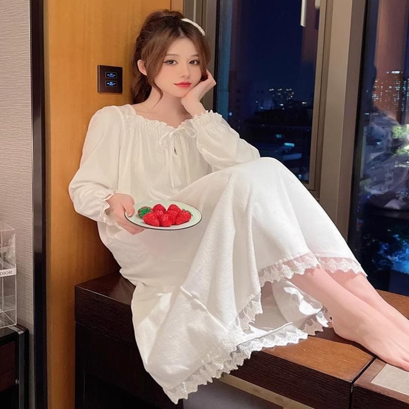 Long-sleeved Princess Style Pajamas, Loose Large Size Can Be Worn Outside Summer Women's Pajamas Lace White One size white