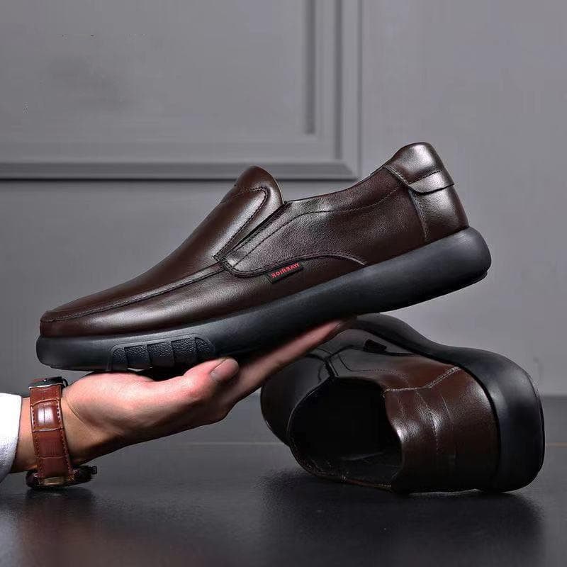 New Men's Casual Leather Shoes Soft Sole Soft Surface Men's Breathable Dad Shoes Lightweight Slip-on Shoes Men's Casual Singles 44