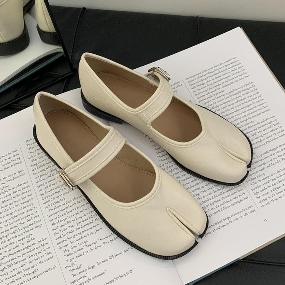 Split Toe Mary Janes Shoes For Women Square heel Tabi Shoes Loafer Spring Summer Soft Leather Women Pumps Shoes 37