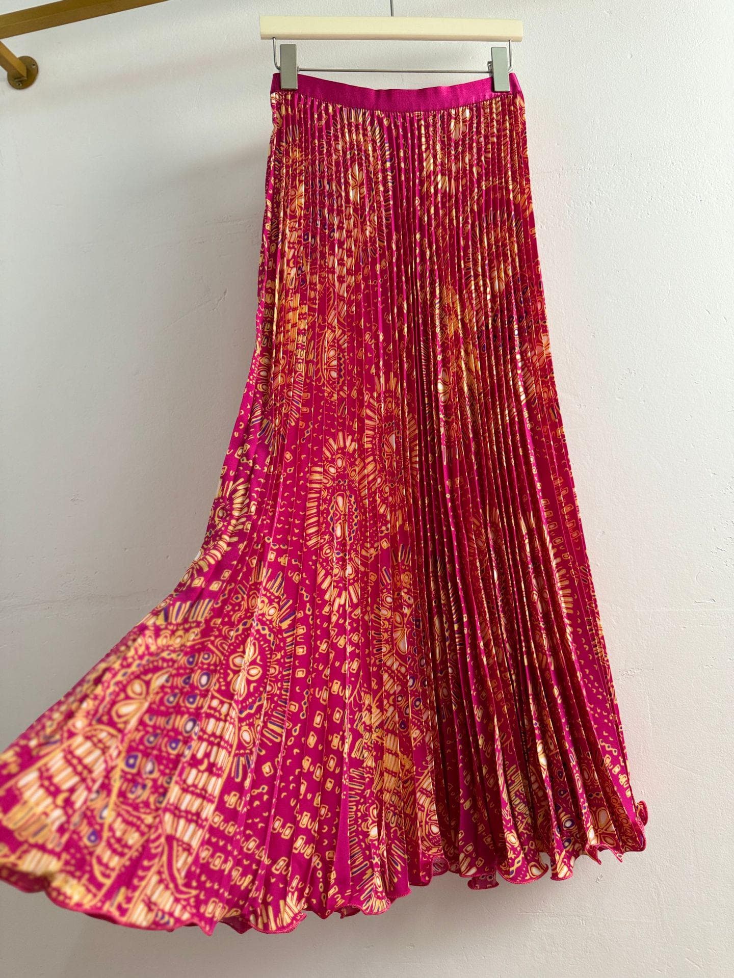 Classic A-line Mid-length Pleated Skirt with Versatile Print for Women One Size red
