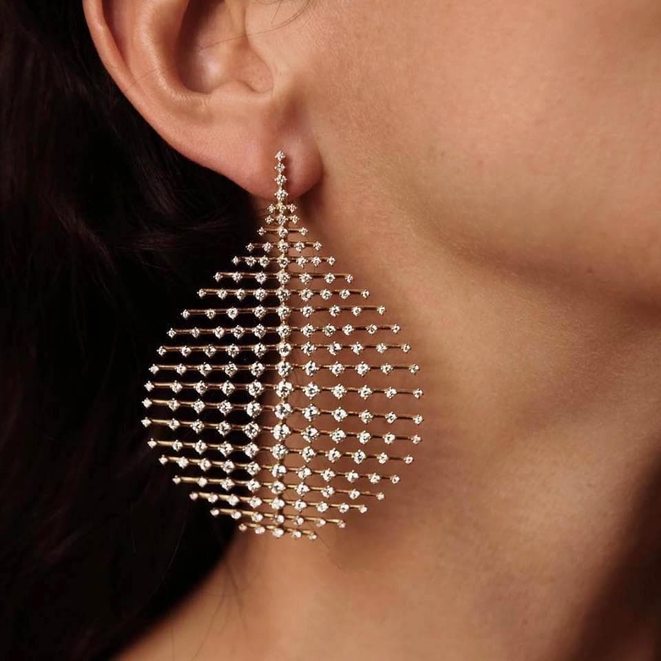Retro Gold Water Drop Diamond Single Earring