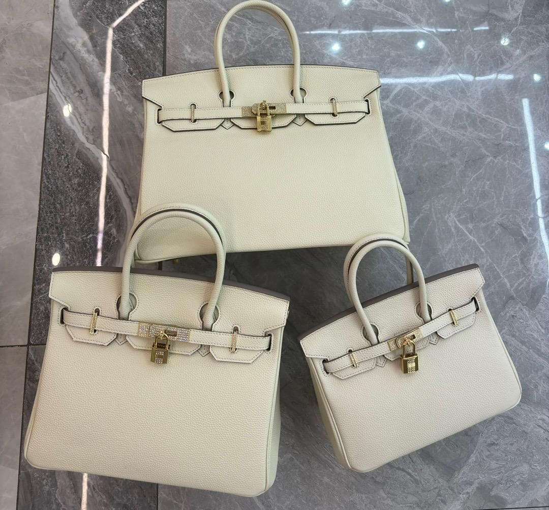 Large-capacity litchi pattern togo gold and silver diamond genuine leather top-grain cowhide fashionable and versatile single-shoulder handbag 30x17x22cm white