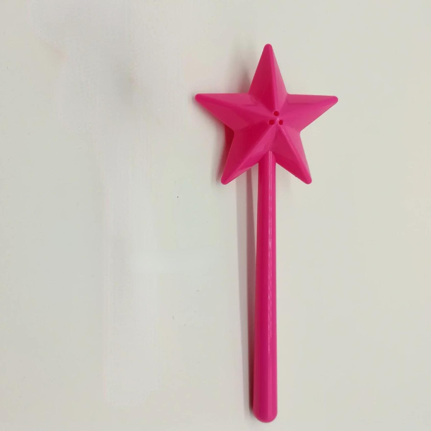 Portable 3 Holes Salt Pepper Shakers Refillable Magical Star Wand Spice Dispenser Seasoning Shaker Kitchen BBQ Supplies red