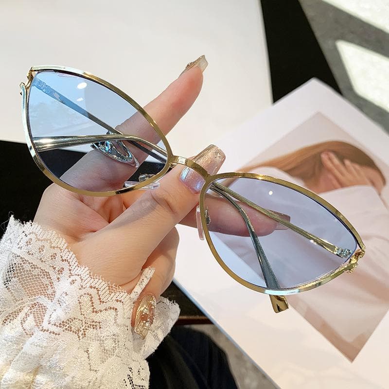 Fashion Small Frame Cat Eyes Sunglasses Women Retro Metal Sun Glasses UV400 Eyewear Minimalist Brand Design 1PC